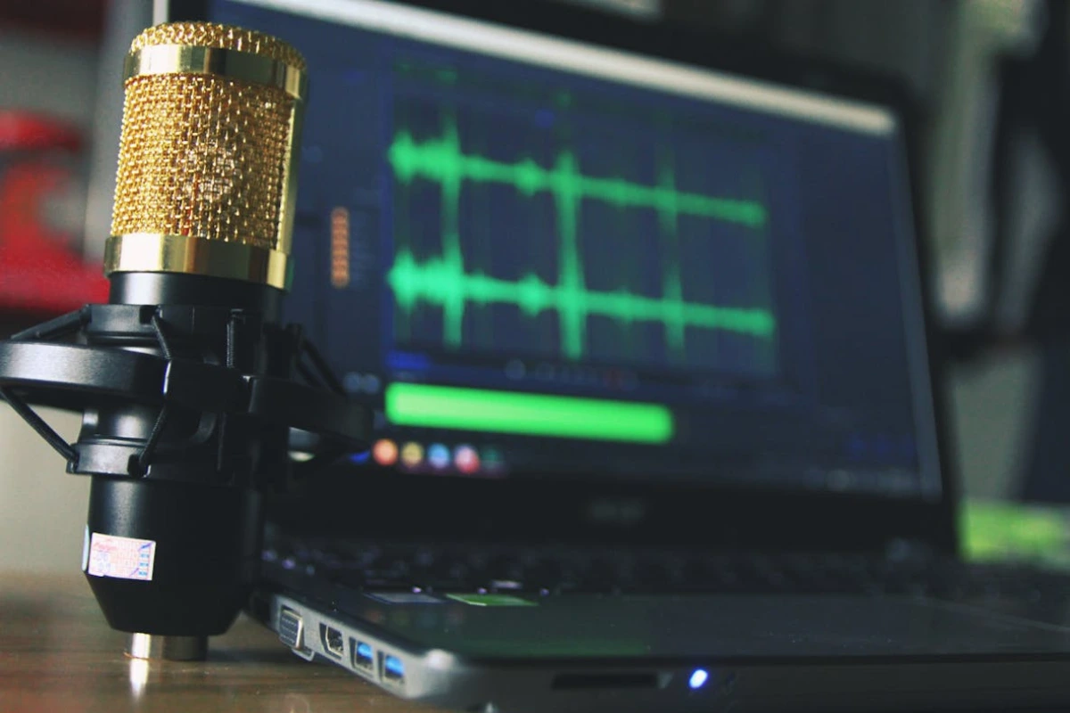 Mesa de som e microfone